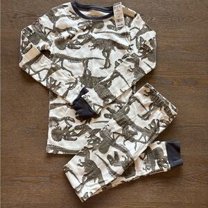 Carter’s boys Size 8 Pajama Set- Dinosaur